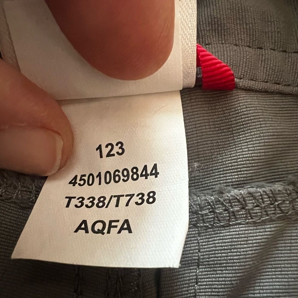 The North Face Cargo Hiking Outdoor Shorts Mid Rise Flap Pockets Gray Size 4 - Picture 12 of 13